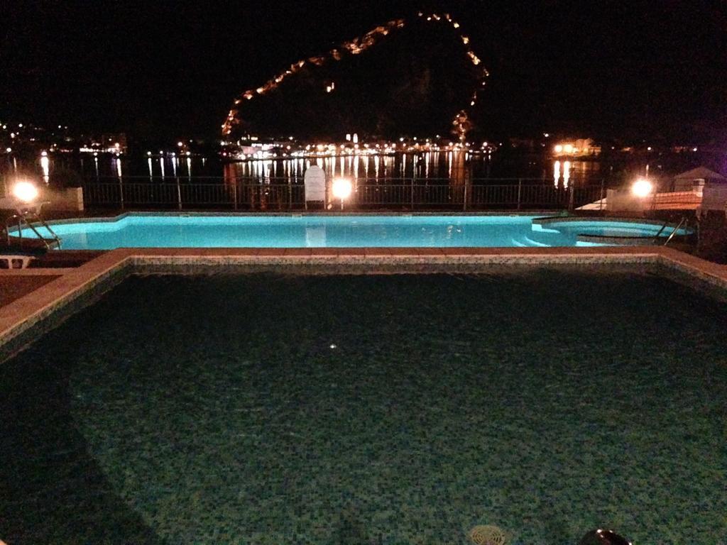 Apartment Fjord Waterfront Cattaro Esterno foto