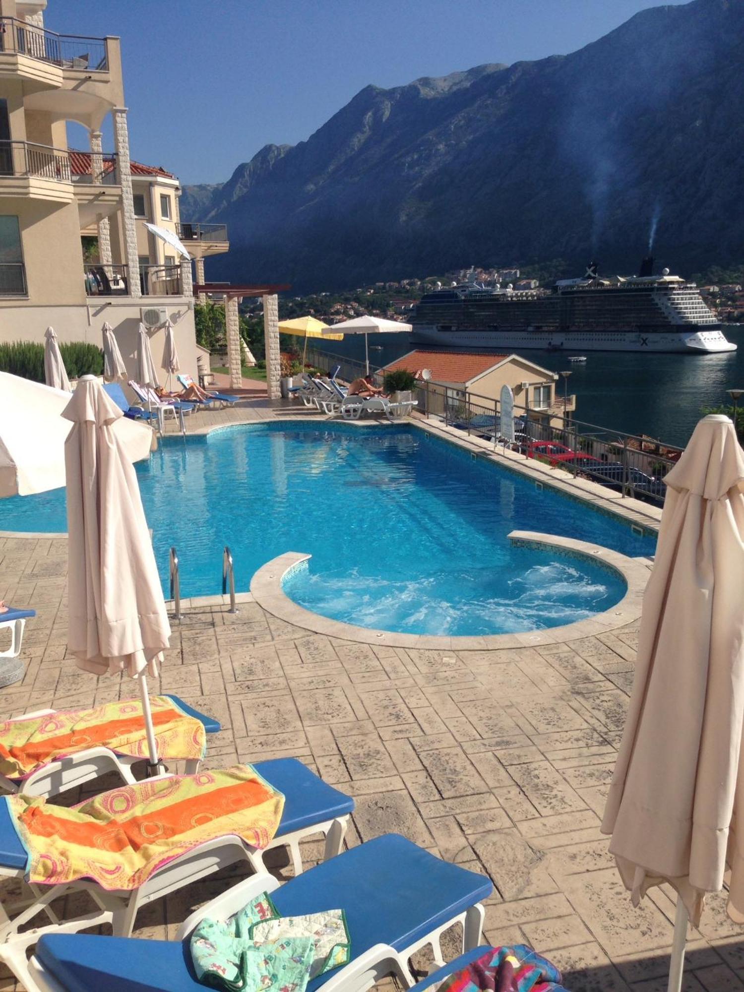 Apartment Fjord Waterfront Cattaro Esterno foto